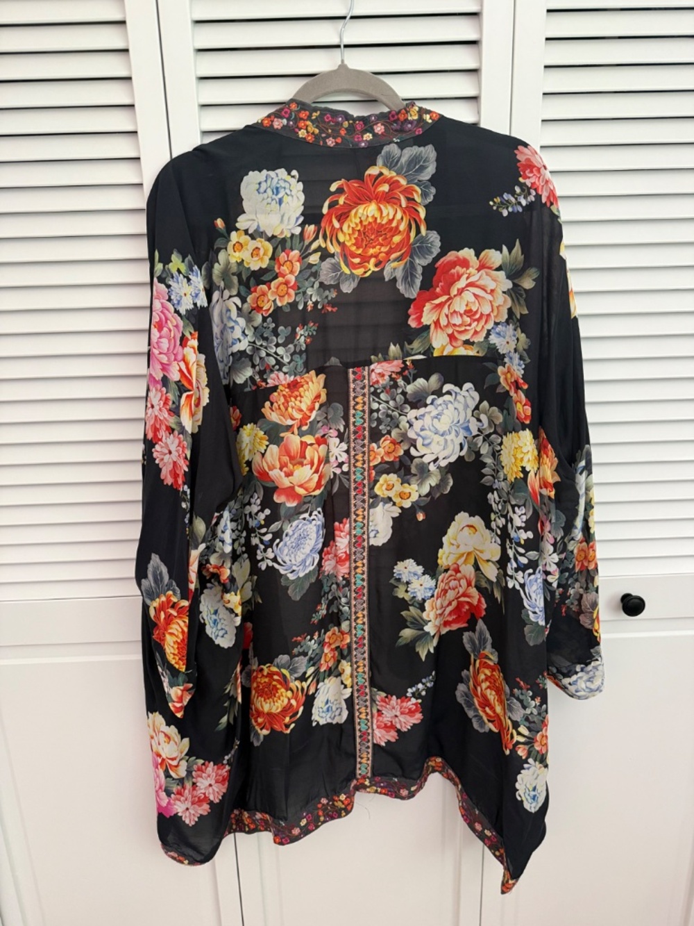 Johnny Was Black Floral Kimono with embroidered details - Picture 2 of 5